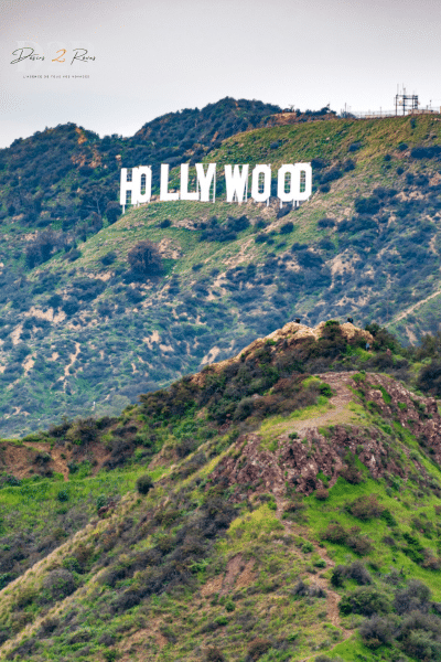 Montagne d'Hollywood qui est le mont Lee (en anglais Mount Lee) est l'un des sommets des monts Santa Monica, compris dans le Griffith Park de Los Angeles, aux États-Unis.