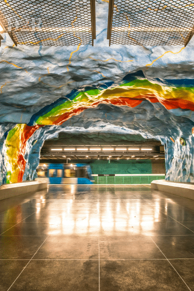 station de métrop arc en ciel du Stockholm