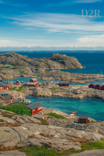 vue du ciel des maisons tradionelles au bord des Fjords